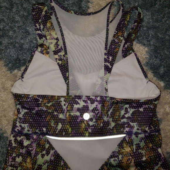 LULULEMON PATTERNED TOP SIZE S - Picture 4 of 4